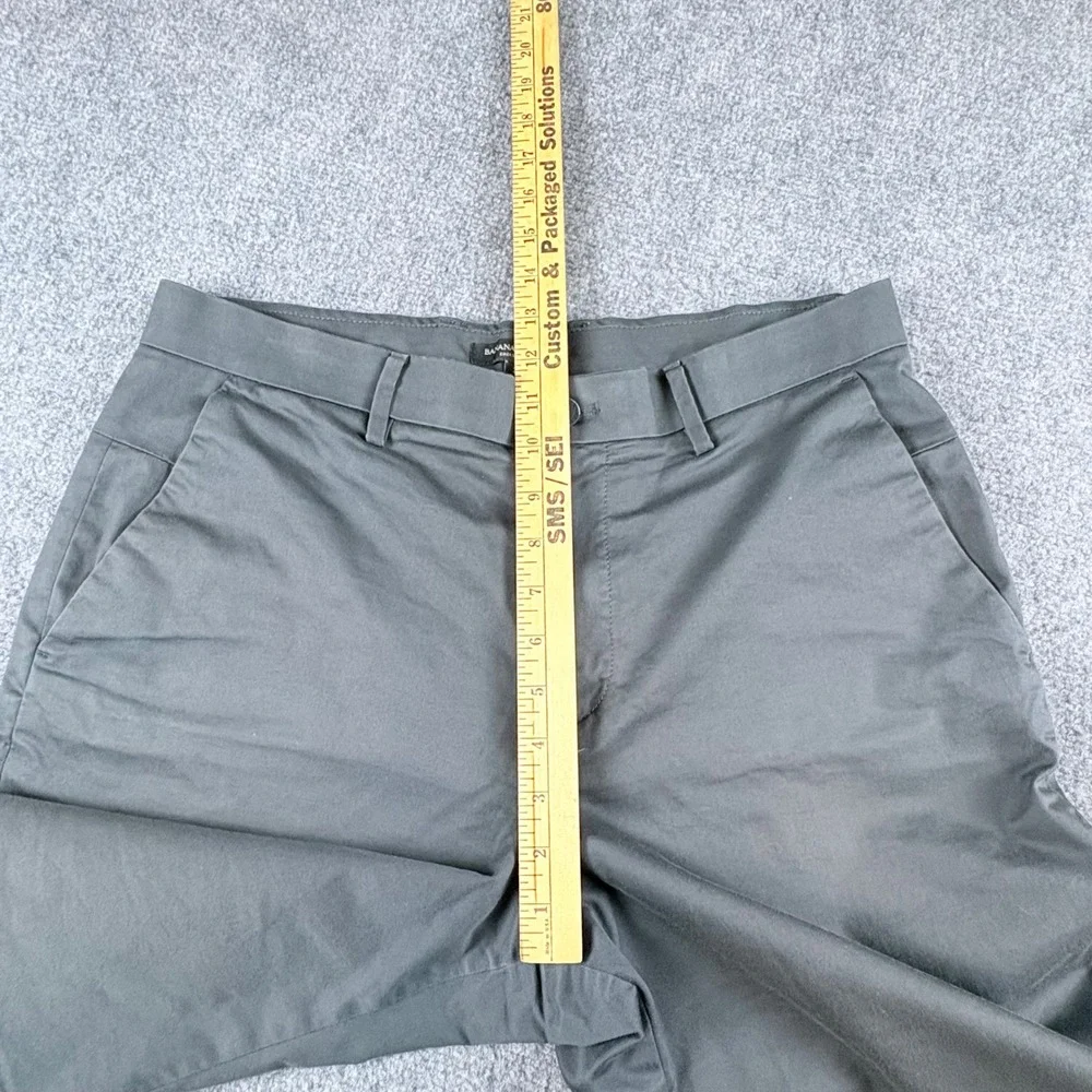 Banana Republic Emerson Shorts Mens 33 Gray Chino Preppy Golf Classic Coastal